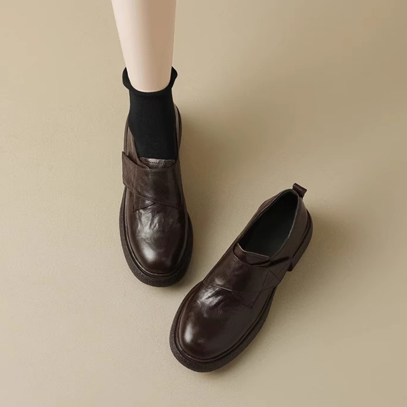 Női tehénbőr loafer Velcro-val, 5 cm mély nyílás, vastag talp, valódi bőr
