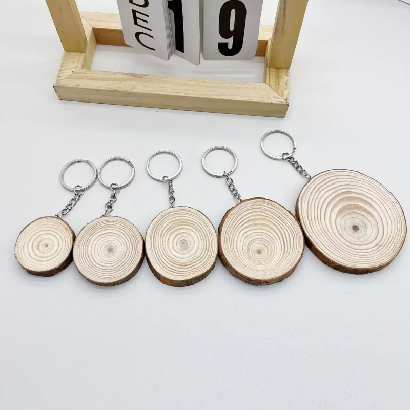 Prívesok na kľúče z borových drevených plátov, ručne maľovaný okrúhly drevený prívesok, DIY kľúčenka, darček do škôlky