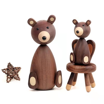 Designer Sabri Wood: malý hnedý medvedík, strednej veľkosti, domová dekorácia