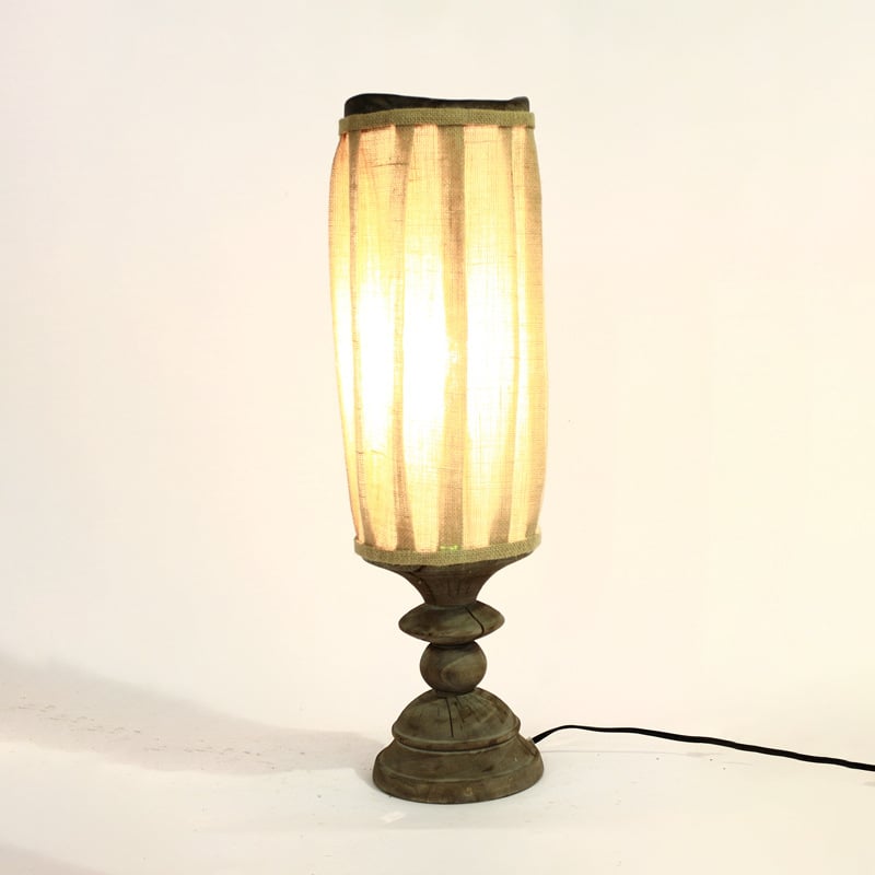 Drevená podlahová lampa s bavlnenou priadzou – rustikálny dizajn pre domy a hotely