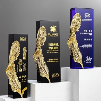 2025 Prilagođeni kristalni trofej s krilima, nagrada za izvanrednog zaposlenika na godišnjoj konferenciji