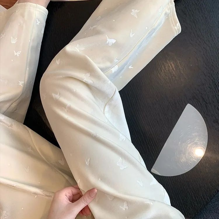 Bijele ženske široke hlače s visokim strukom, veluru uzorak s motivom leptira, podstavljene fleeceom, straight kroj, proljeće–jesen–zima, japansko-korejski casual stil