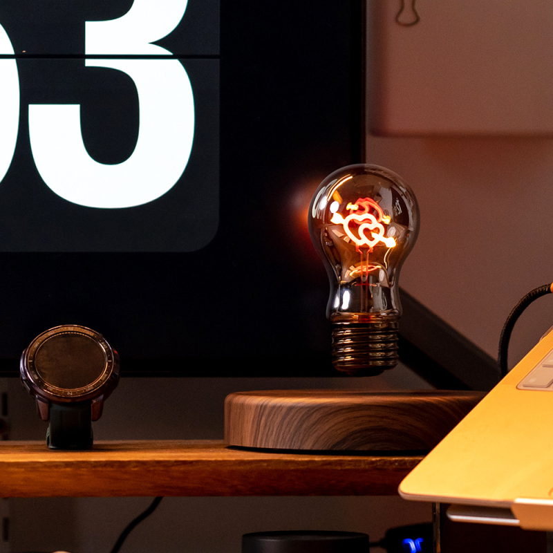 Magnetická levitujúca srdcová lampička, nočná lampa, stolný dekor, hodvábna atmosferická lampa – darček pre novomanželov.
