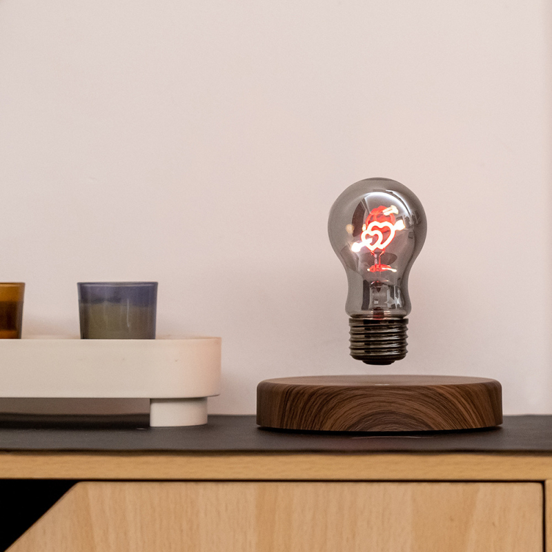 Magnetická levitujúca srdcová lampička, nočná lampa, stolný dekor, hodvábna atmosferická lampa – darček pre novomanželov.