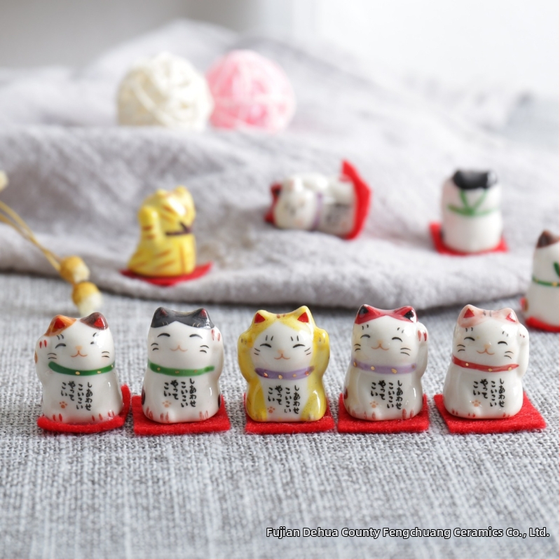 Mini keramické mačiatka v japonskom štýle – sada domácej dekorácie