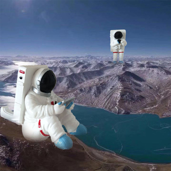 Astronaut rezinová figúrka s držiakom na telefón a tablet – kreatívna dekorácia, ozdoba Roku Potkana
