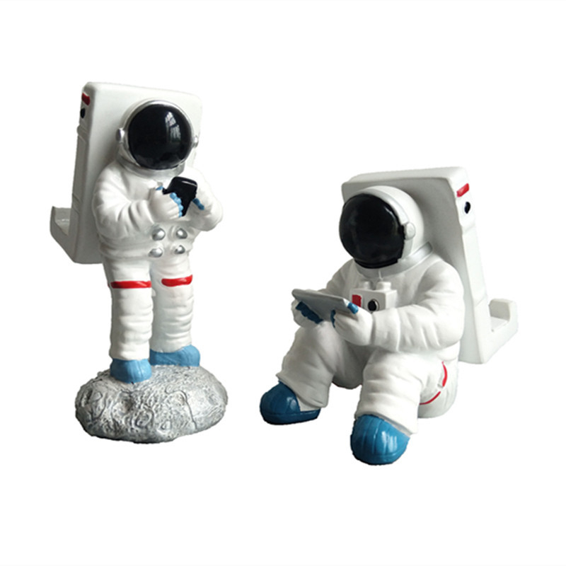 Astronaut rezinová figúrka s držiakom na telefón a tablet – kreatívna dekorácia, ozdoba Roku Potkana
