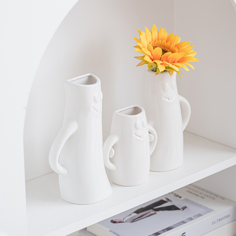 Severne inšpirované minimalistické biele porcelánové vázy, súprava troch kusov, na sušené kvety a dekoráciu do obývačky s motívom tváre