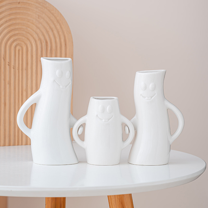 Severne inšpirované minimalistické biele porcelánové vázy, súprava troch kusov, na sušené kvety a dekoráciu do obývačky s motívom tváre
