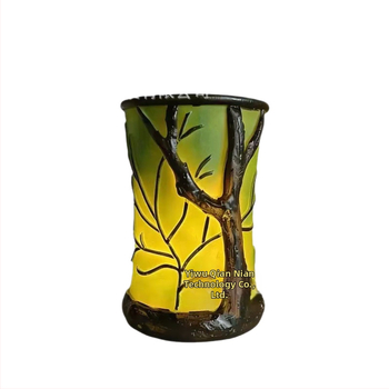 Stolná lampa s cylindrickým tvarom v tvare listu, magické lesné svetlo, dekoratívny doplnok do domácnosti, tvorivá atmosféra.