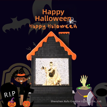 Halloween Čierny dom Kryštálová vietorová lampa so živicovou dvojicou lebiek, hudobná vietor lampa so snehovým efektom