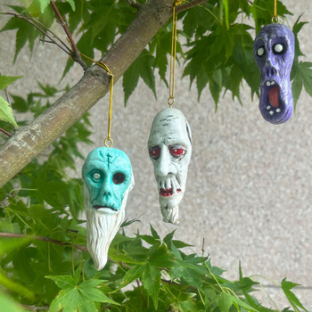 Vampírska maska na Halloween — živicový prívesok, visiací dekor s diabolskou lebkou