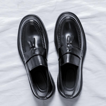 Férfi bőrből készült bojtos slip-on loaferek, üzleti–casual stílusú cipők, PU felső rész, gumírozott talp
