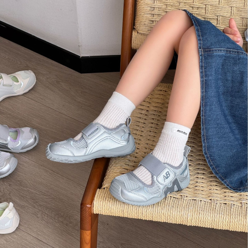 Djeca prozračne tenisice s gornjim dijelom od super vlakna, jednostruka mreža, dizajn boja u blokovima, Velcro kopča, lagane unisex sportske tenisice