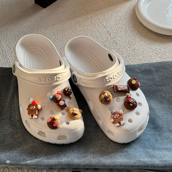 Crocs σε σχήμα μπισκότου — DIY διακοσμητικά με λουλούδια για γυναίκες
