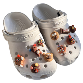 Crocs σε σχήμα μπισκότου — DIY διακοσμητικά με λουλούδια για γυναίκες
