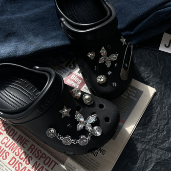 Premium dodaci za Crocs papuče s motivom leptira i cvijeća, ukrasna kopča.