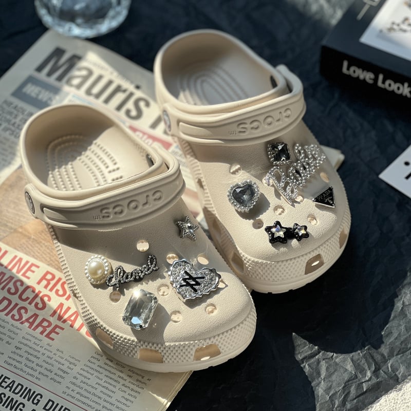 Αξεσουρά Crocs: DIY διακοσμητικά στρας με λουλούδια, αστέρια και γράμματα για Crocs παπούτσια