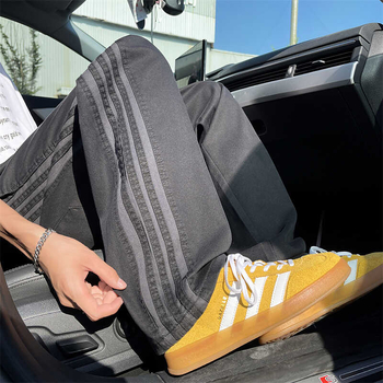 Csíkos férfi nadrág nyárra, amerikai stílus, háromcsíkos dizájn, egyenes szabású, sportos casual nadrág