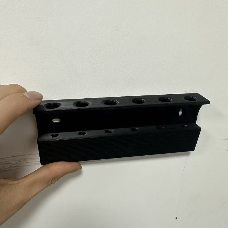 3D tlačený organizér na šípky a dekoratívne príslušenstvo