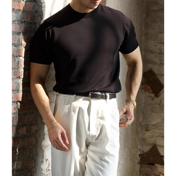 Muška slim-fit kratkih rukava T-shirt s okruglim izrezom, pletena tkanina, khaki boja, ljetni retro stil