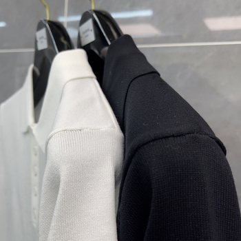 Unisex pleteni pulover s polo ovratnikom, prugasti dizajn, kratkih rukava, crveno-bijelo-plave boje