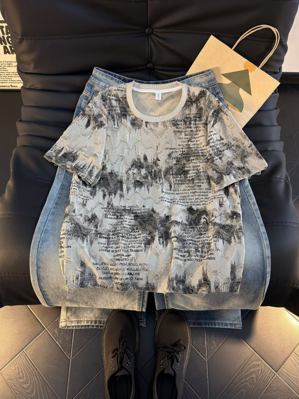 2026 Tie-dye szakadt rövidujjú férfi póló, laza szabás, kerek nyak, betűs nyomtatás, nyári lezser