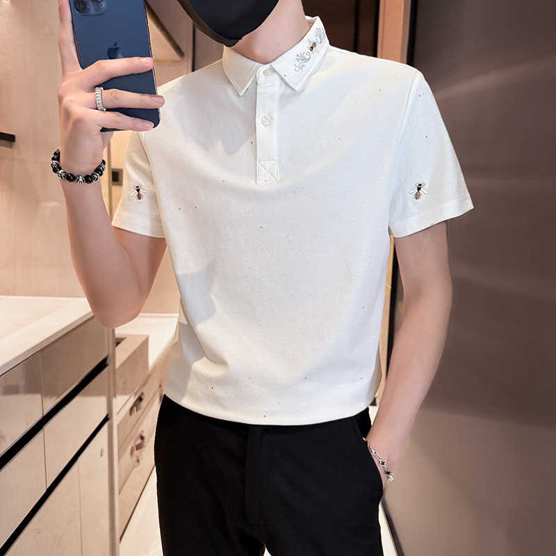 Muška ljetna polo majica s uzorkom zvijezda, stiliziran lagani luksuz, klasičan minimalistički, uski kroj, udobna, s polo ovratnikom