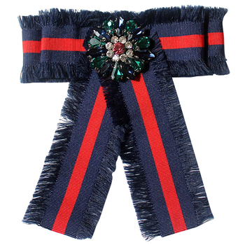 Női gallér virágos brooch, nagy szatén masnival – kiegészítő ruhához