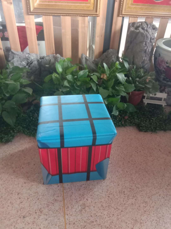 Zložiteľná úložná stolička s boxom z netkanej textílie, štvorcový formát 20×20×20 cm, 12 L kapacita, na výmenu obuvi