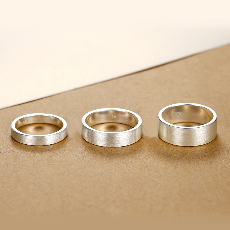 6 mm gravirani srebrni prsten s brušenom površinom, unisex, za par