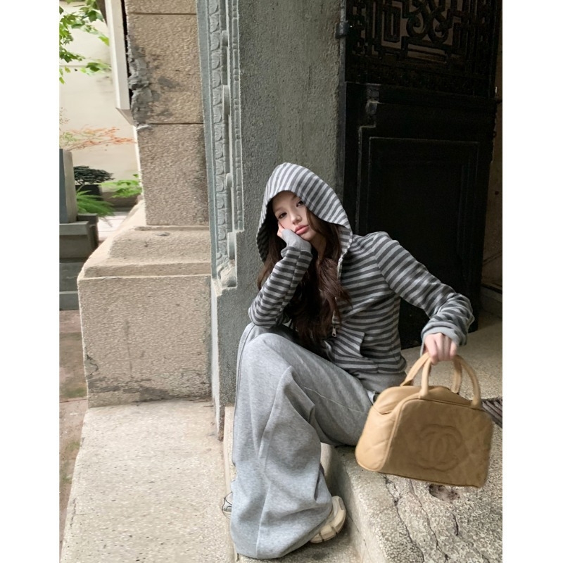 Ženski hoodie s kapuljom u korejskom stilu, jednostavan, prugasti dizajn za jesen