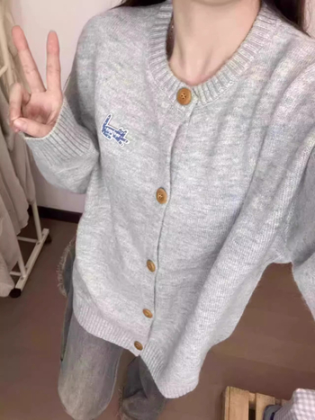 Puha és édes női kardigán – laza szabású kötött felső ősz 2025