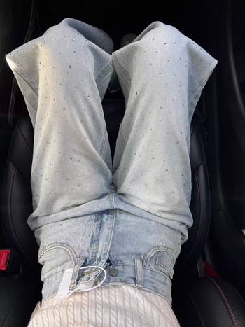 Ženske traperice od denima za proljeće, visokim pojasom, straight leg krojem, dužina do poda, s rhinestones detaljima