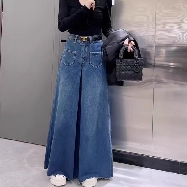 Ženske denim culotte s visokim pasom i izrazito širokim nogavicama, resice i drapiranje, dizajn 2023
