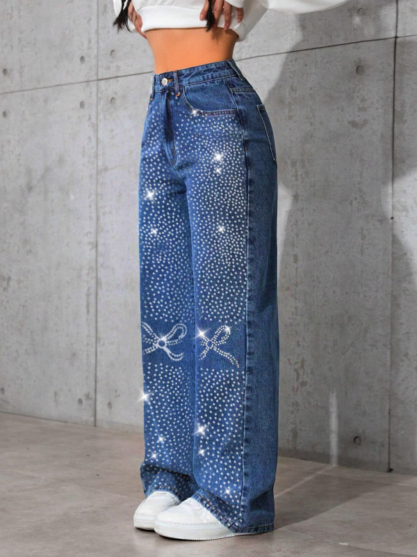 Ženske plave traperice u američkom retro stilu s rhinestones u obliku leptira, opuštenog ravnog kroja, jesensko-zimska kolekcija 2025