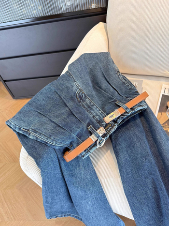 Plave ženske traperice s visokim strukom i širokim nogavicama, proljeće 2026, casual denim