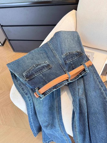 Plave ženske traperice s visokim strukom i širokim nogavicama, proljeće 2026, casual denim