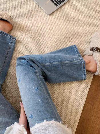 Ženske traperice s rhinestones izvezenim kamenčićima, visokim strukom, ravne nogavice, casual, proljeće 2026