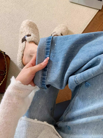 Ženske traperice s rhinestones izvezenim kamenčićima, visokim strukom, ravne nogavice, casual, proljeće 2026