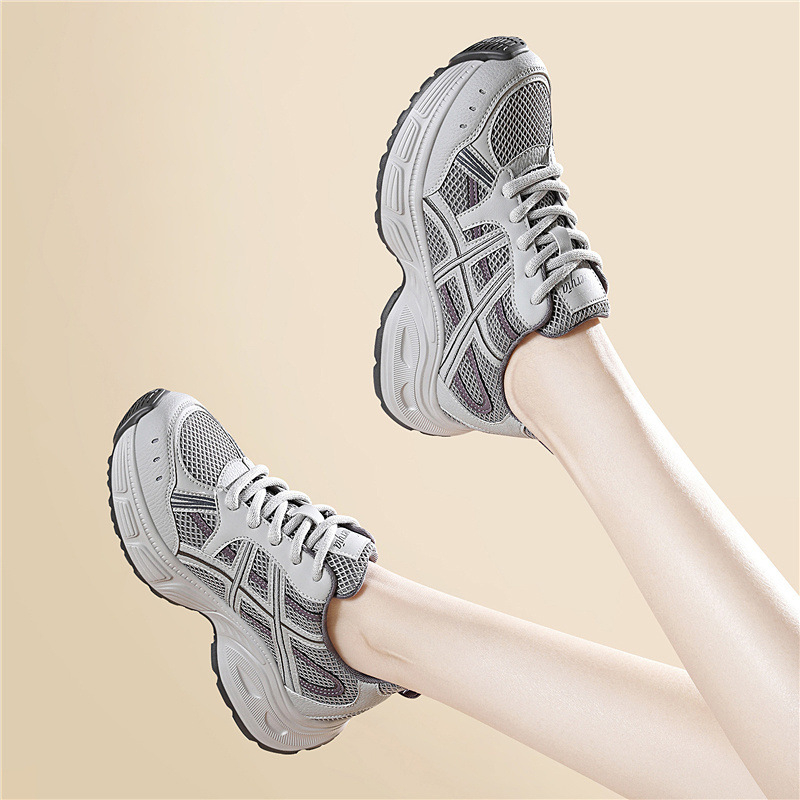 Sive ženske tenisice s debelim potplatom za povećanje visine, svakodnevne casual tenisice u stilu dad shoes, novi proljetni model
