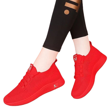 Női sportos-casual cipő, lélegző Flyknit felsőrésszel, piros, fűzővel, puha talppal, négyzetes táncra alkalmas cipő