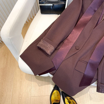 Ženski blejzer od chenille, proljeće–jesen 2026, vitka silueta, korejski stil, slobodan kroj, elegantan i svestran
