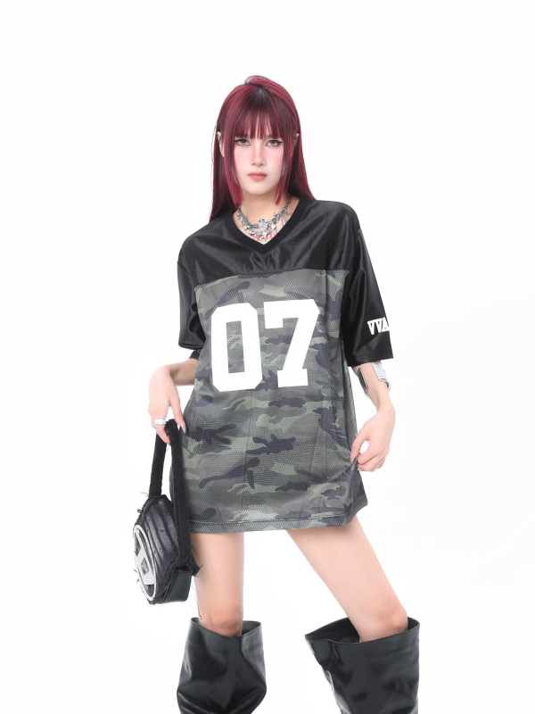 Ženski ležerni T‑shirt s retro hip-hop šivanjem Nr.07, džersi, kratki rukavi, V izrez, ljeto 2025, američki gradski stil