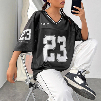 Ženski T-shirt za ljeto 2025 s izrezima, streetwear stil, inspiracija Y2K