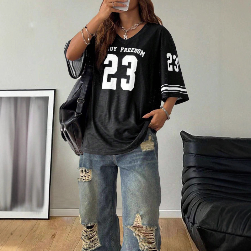 Ženski T-shirt za ljeto 2025 s izrezima, streetwear stil, inspiracija Y2K
