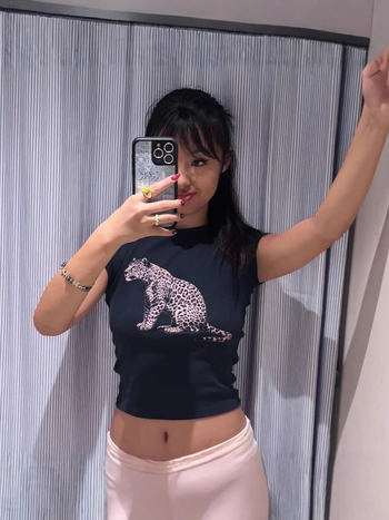Ženski T-shirt s leopard uzorkom, uski kroj, okrugli izrez, kratki rukavi, ljeto 2025