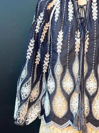 Boemska bluza s vezom Lily of the Valley, etno-retro stil