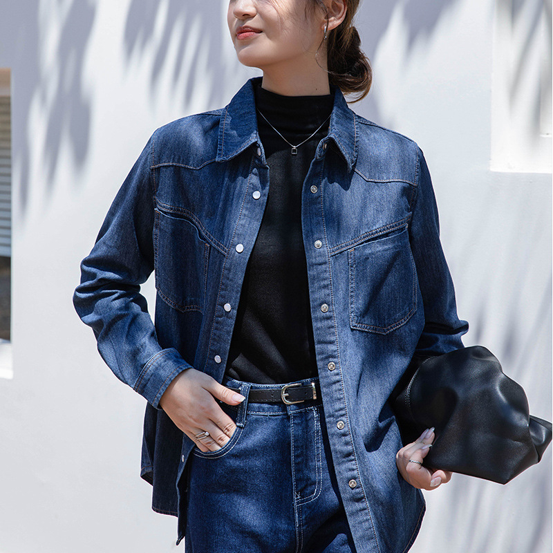 2025 Ženska denim košulja-jakna u hongkonškom stilu, dugi rukavi, slobodan kroj, moderna za slojevito kombiniranje.