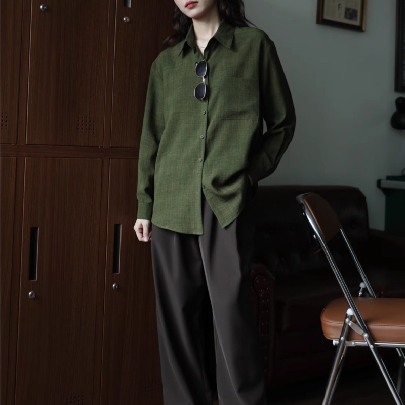Ženska košulja s dugim rukavima, udoban kroj, zelena boja, retro hongkonški stil, jesen.